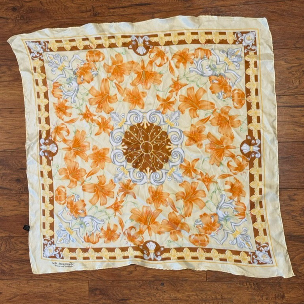 Francois 1er PIERRE BALMAIN PARIS Luxurious VTG Square Polyester Scarf 29"X 29"